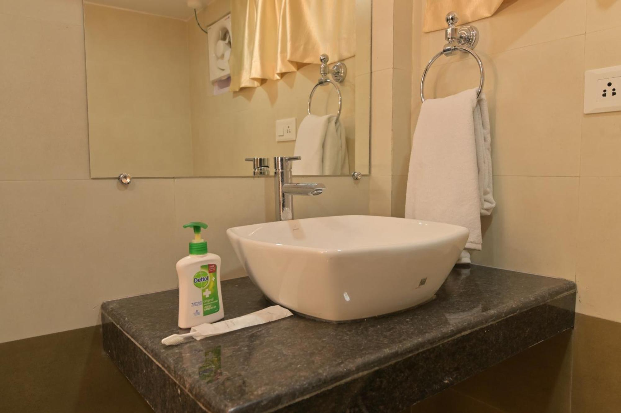 The Sumola House Hotel Jorhat Room photo